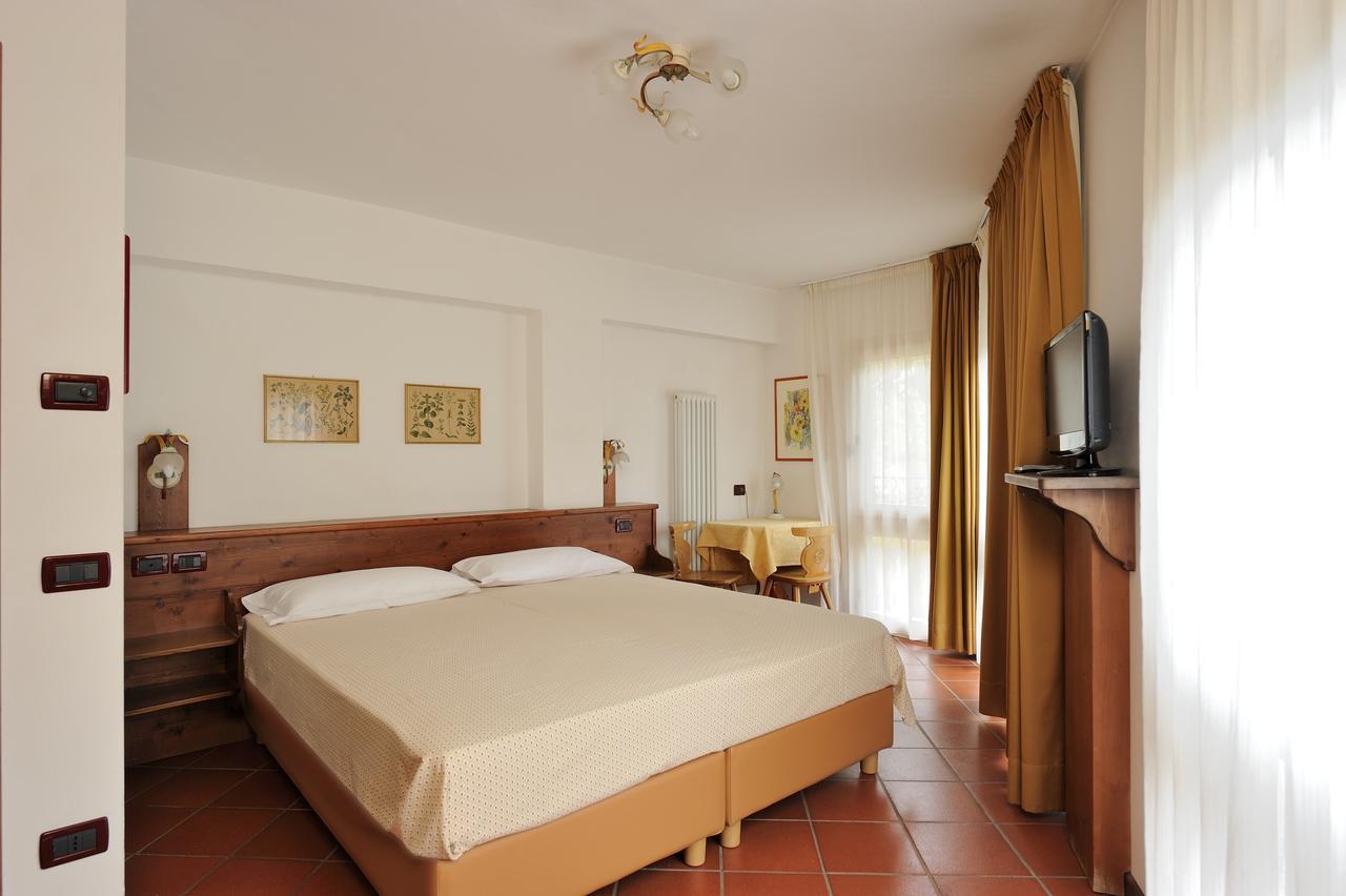 Chalet Dei Pini Aparthotel Madonna Kültér fotó